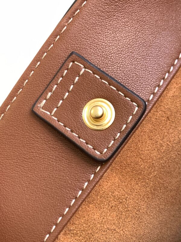 CELINE BUCKET CUIR TRIOMPHE BAG