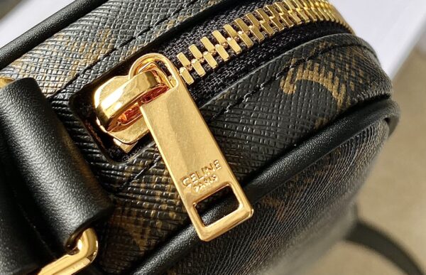 CELINE MEDIUM MESSENGER BAG IN TRIOMPHE CANVAS