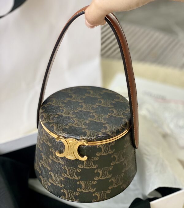 CELINE ROUND TRIOMPHE MINAUDIÈRE