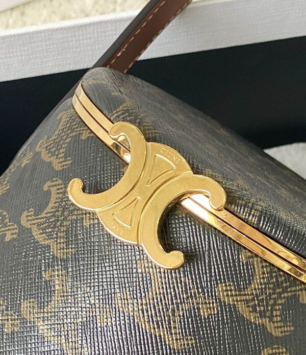 CELINE ROUND TRIOMPHE MINAUDIÈRE