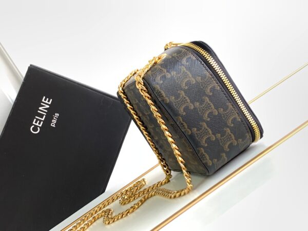 Celine BOX ON CHAIN CUIR TRIOMPHE