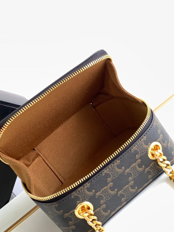 Celine BOX ON CHAIN CUIR TRIOMPHE