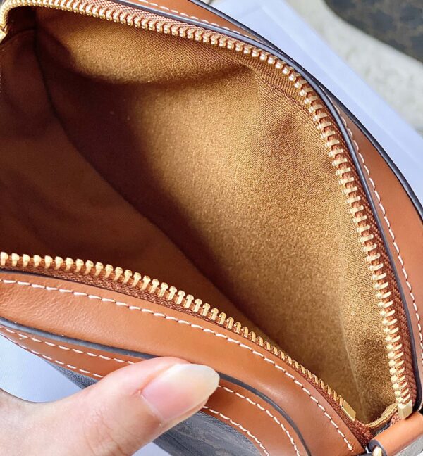 CELINE TRIOMPHE SMALL CAMERA BAG