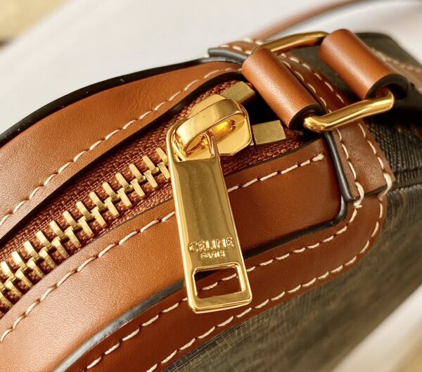 CELINE TRIOMPHE SMALL CAMERA BAG