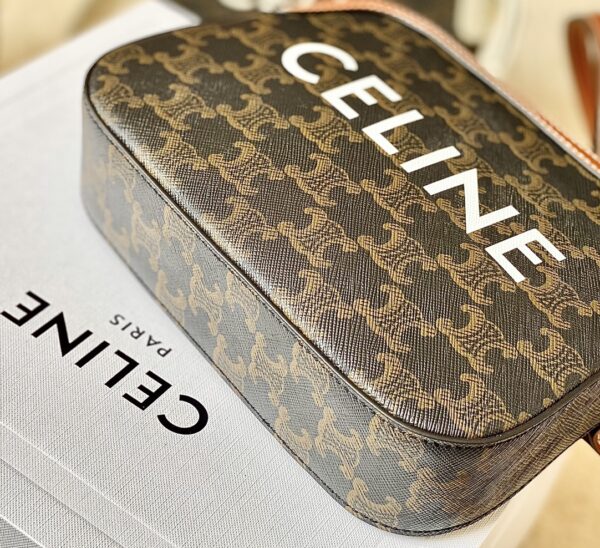 CELINE TRIOMPHE SMALL CAMERA BAG