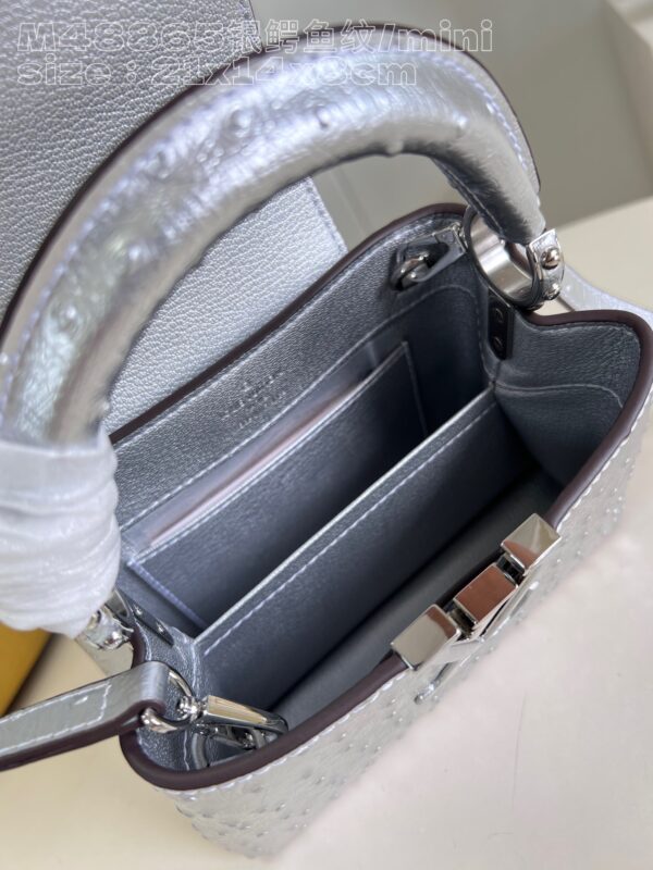 Louis Vuitton Capucines Mini
