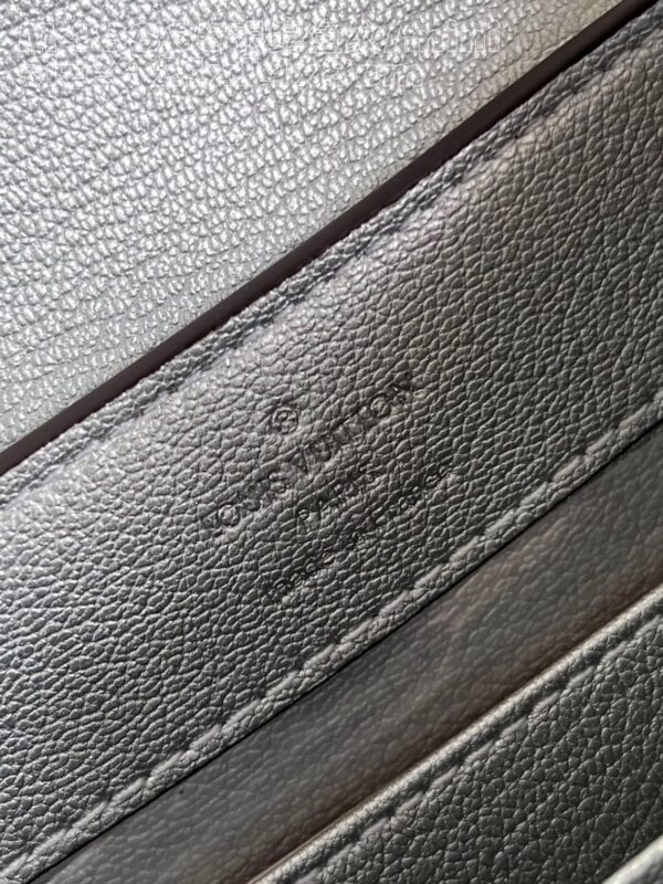 Louis Vuitton Capucines Mini