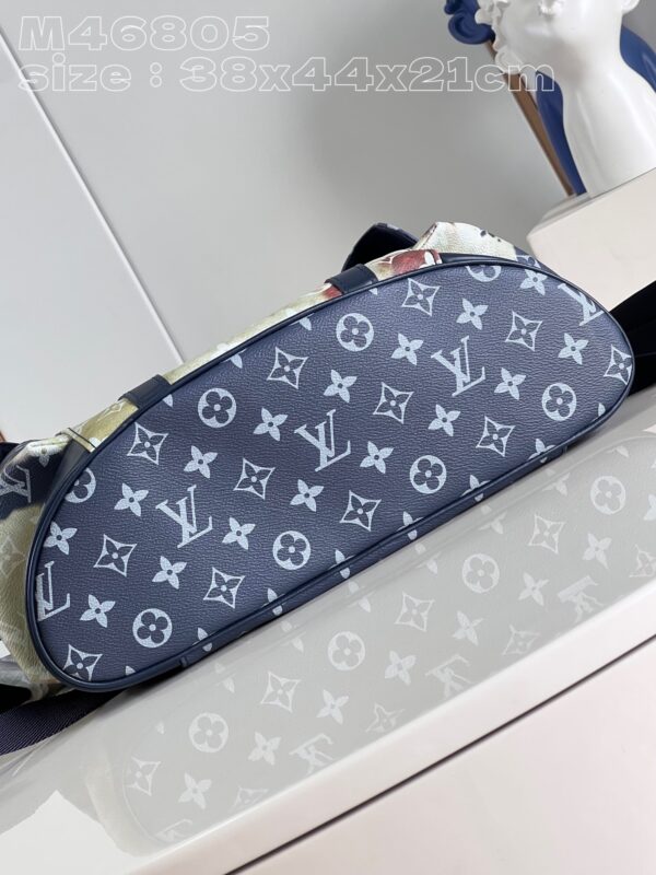 Louis Vuitton  Christopher Medium