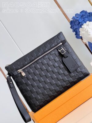Louis Vuitton Takeoff Pouch
