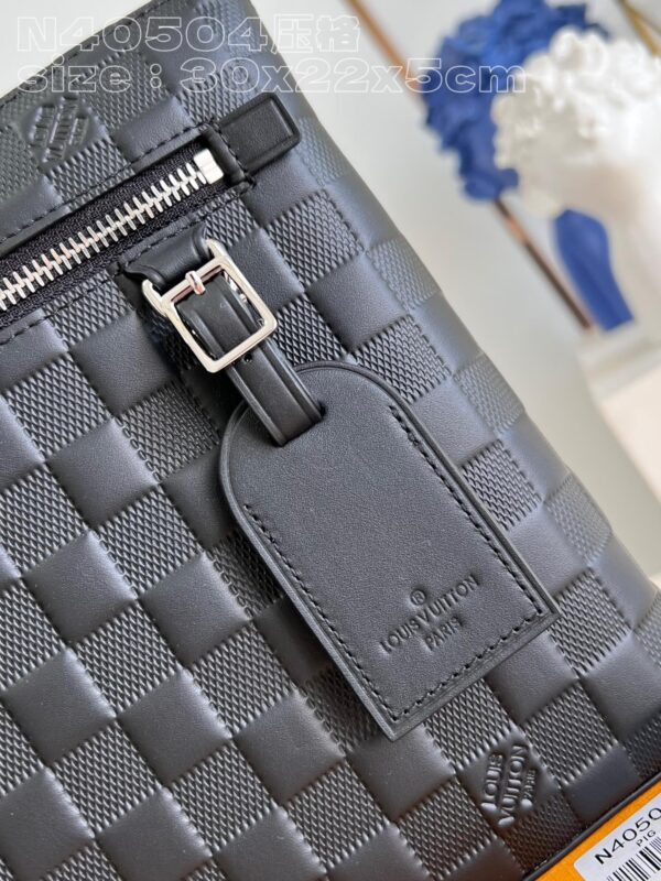 Louis Vuitton Takeoff Pouch