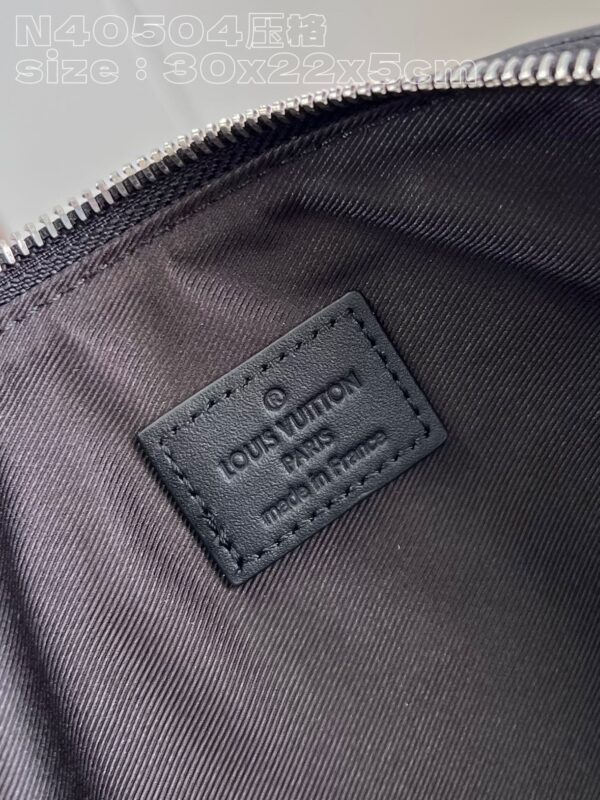 Louis Vuitton Takeoff Pouch