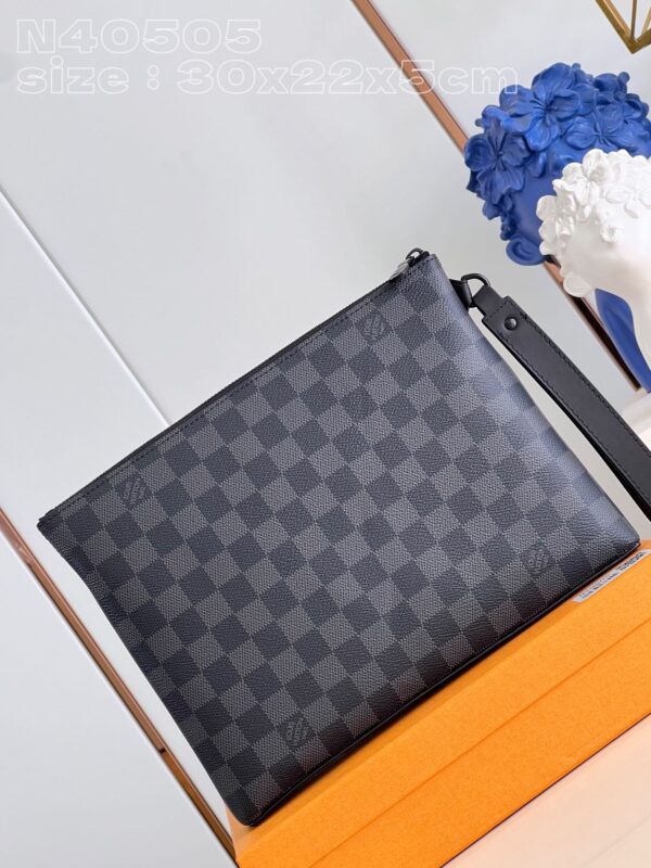 Louis Vuitton Takeoff Pouch