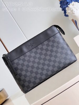 Louis Vuitton Pochette Voyage Souple