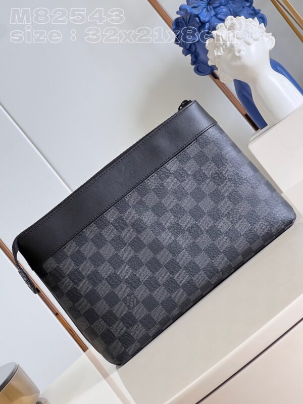 Louis Vuitton Pochette Voyage Souple