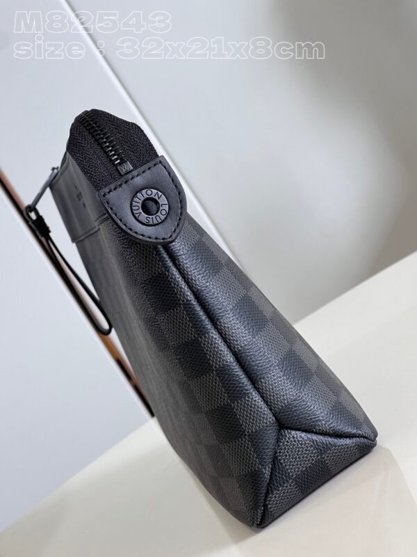 Louis Vuitton Pochette Voyage Souple