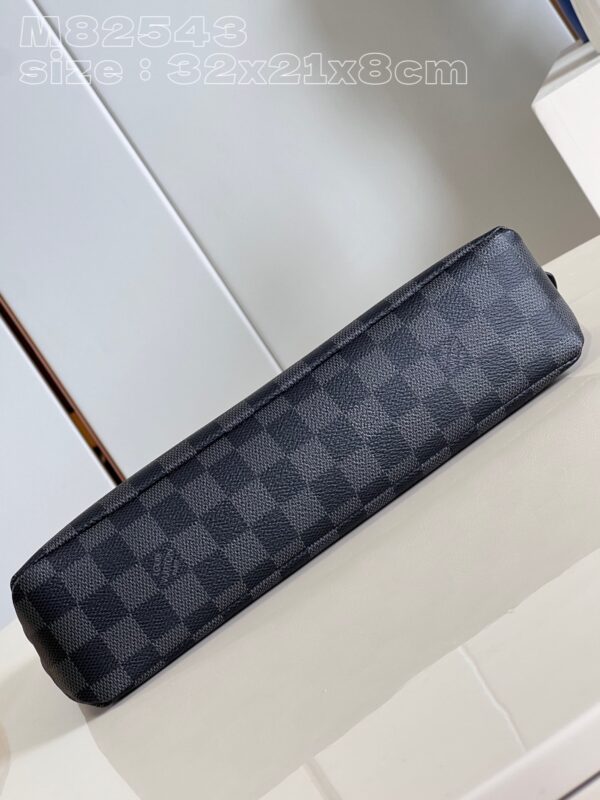 Louis Vuitton Pochette Voyage Souple