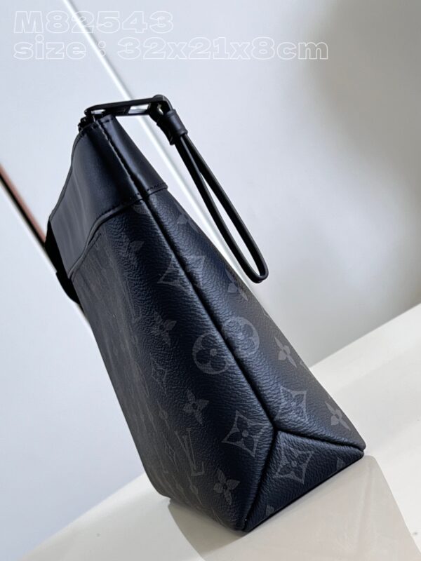 Louis Vuitton Pochette Voyage Souple