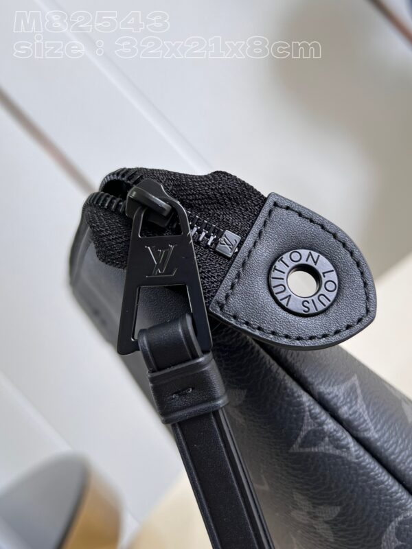 Louis Vuitton Pochette Voyage Souple