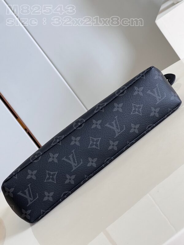 Louis Vuitton Pochette Voyage Souple
