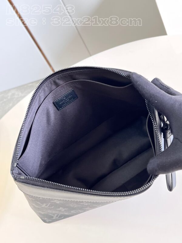 Louis Vuitton Pochette Voyage Souple