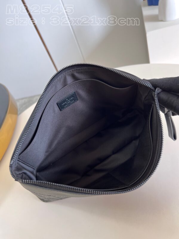 Louis Vuitton Pochette Voyage Souple