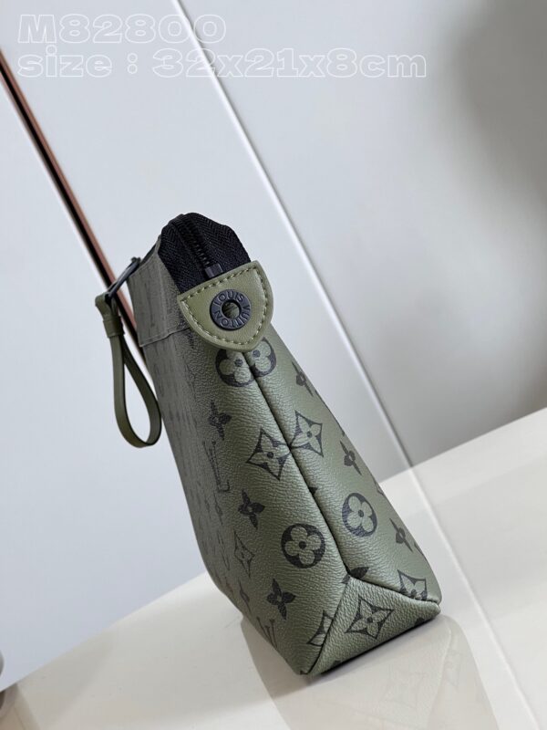 Louis Vuitton Pochette Voyage Souple