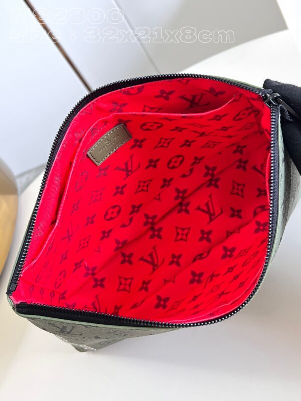 Louis Vuitton Pochette Voyage Souple