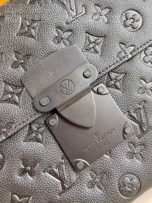 Louis Vuitton Pochette S-Lock