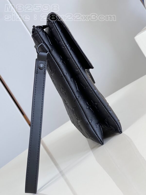 Louis Vuitton Pochette S-Lock