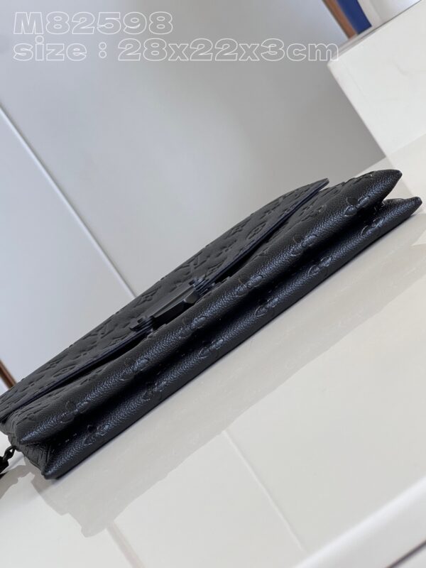 Louis Vuitton Pochette S-Lock