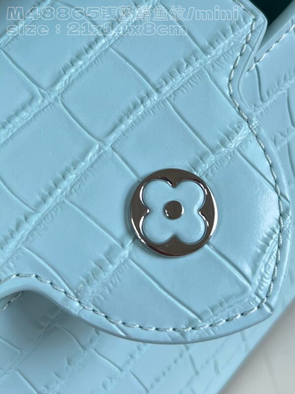 Louis Vuitton Capucines Mini