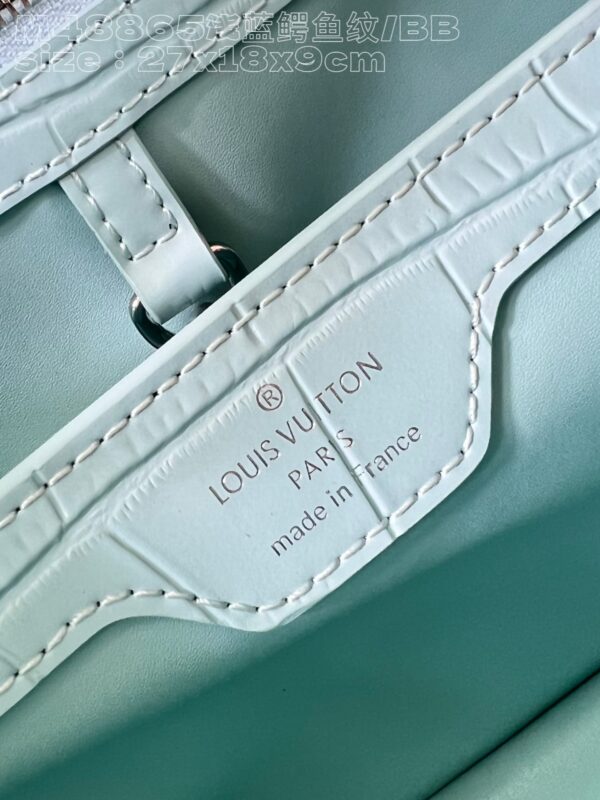 Louis Vuitton Capucines Small