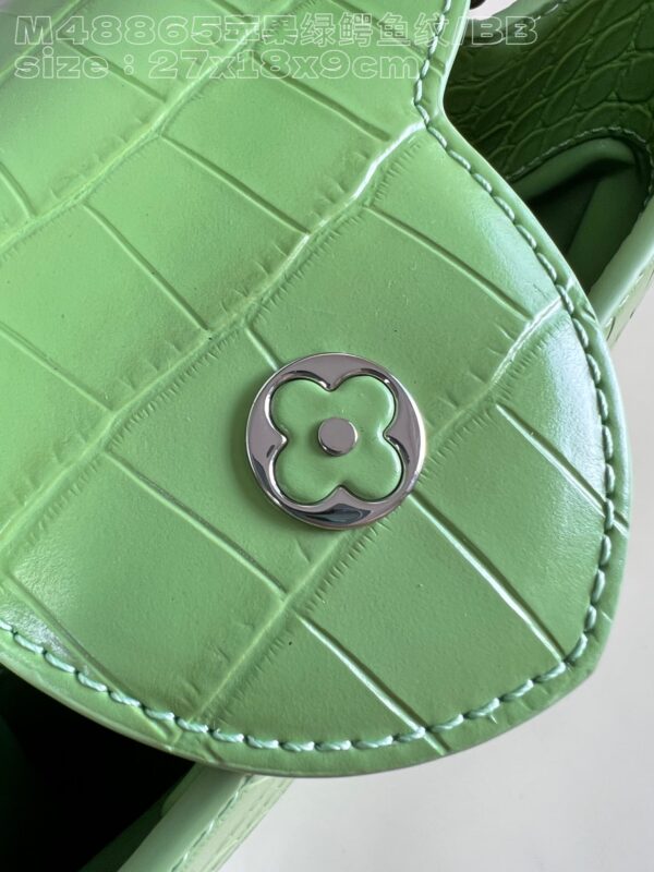 Louis Vuitton Capucines Small