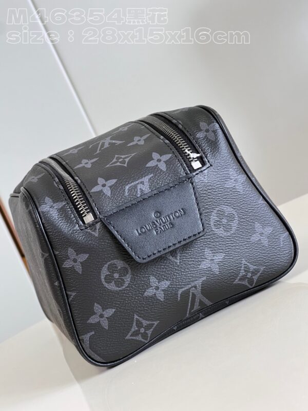 Louis Vuitton Dopp Kit