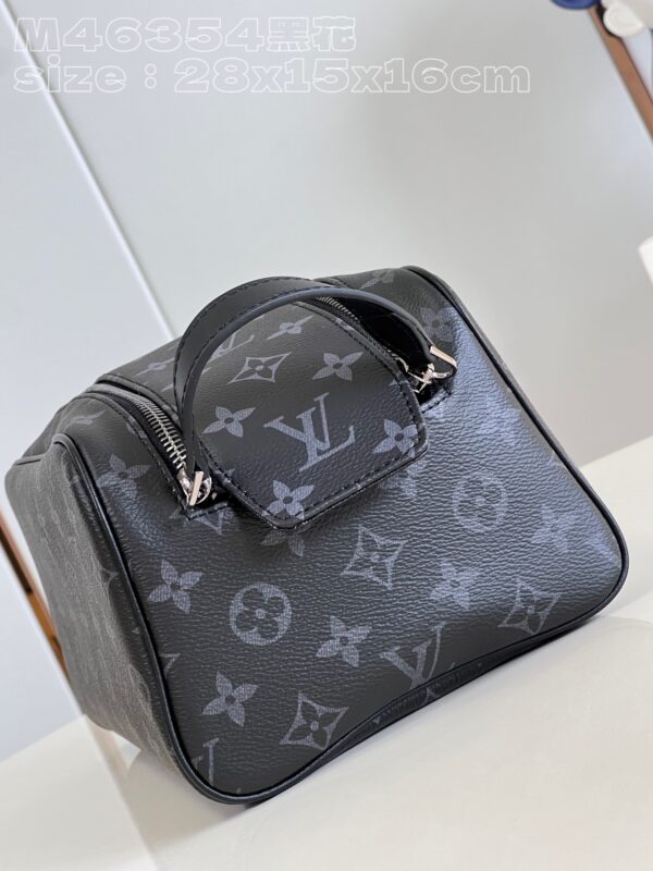 Louis Vuitton Dopp Kit