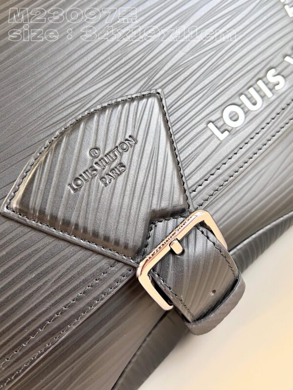 Louis Vuitton Montsouris Messenger