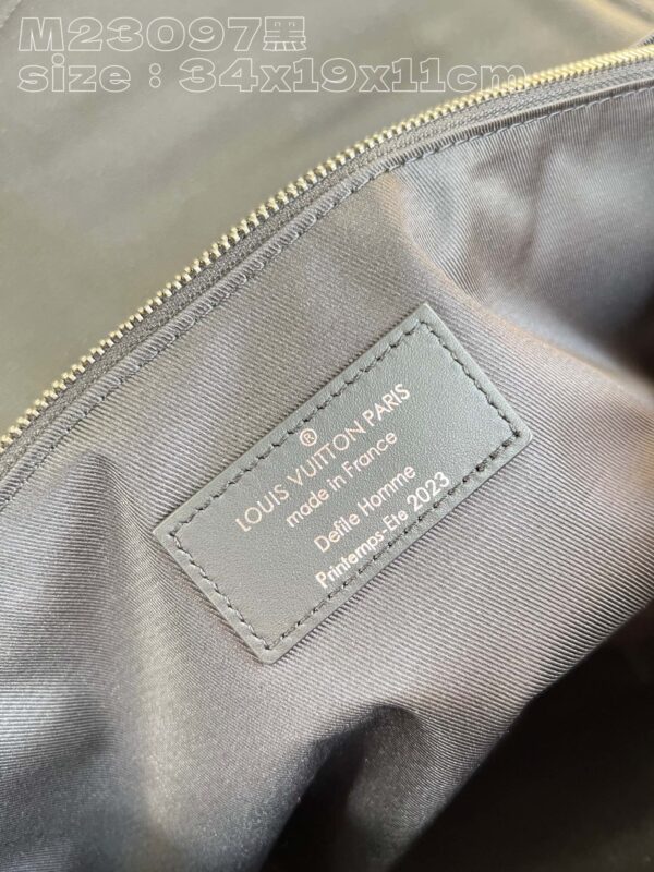 Louis Vuitton Montsouris Messenger
