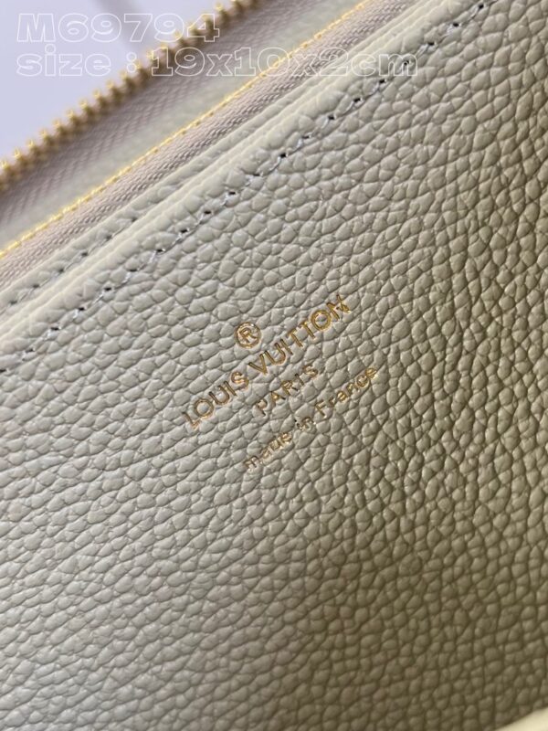 Louis Vuitton Zippy Wallet