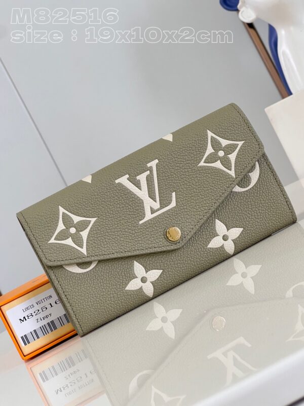 Louis Vuitton  Sarah Wallet