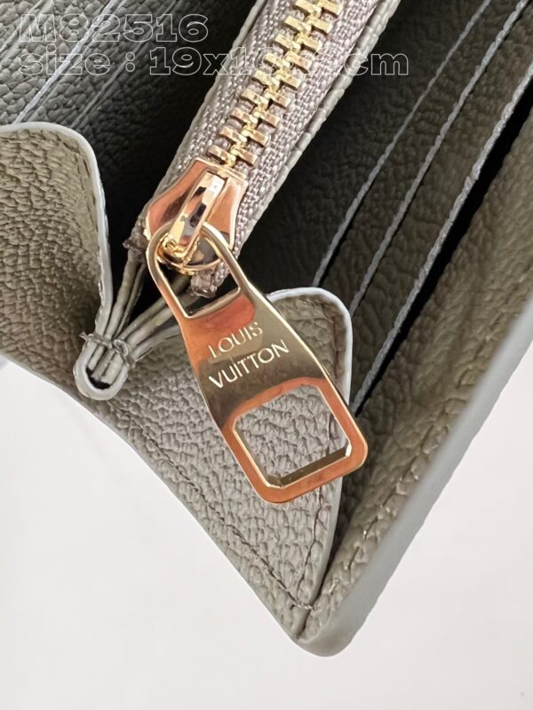 Louis Vuitton  Sarah Wallet