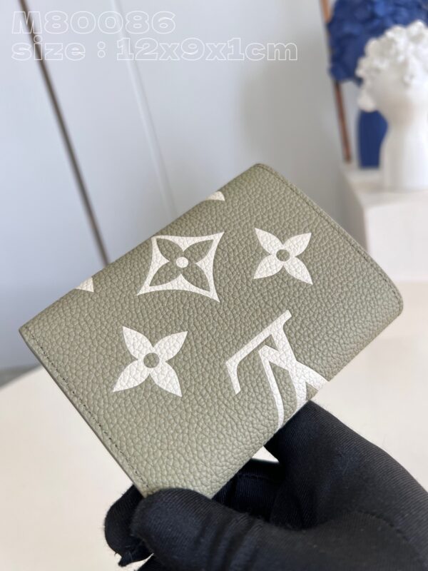 Louis Vuitton  Victorine   Wallet