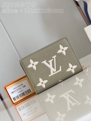 Louis Vuitton  Cléa  Wallet
