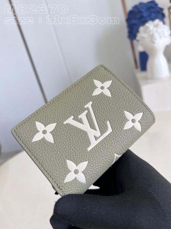 Louis Vuitton  Cléa  Wallet