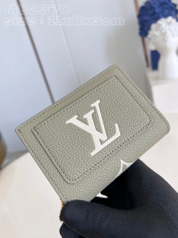 Louis Vuitton  Cléa  Wallet