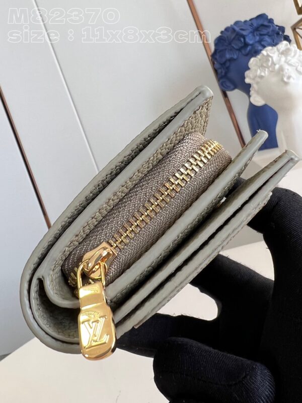 Louis Vuitton  Cléa  Wallet