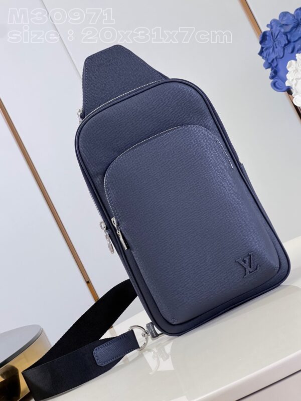 Louis Vuitton Avenue NM Slingbag