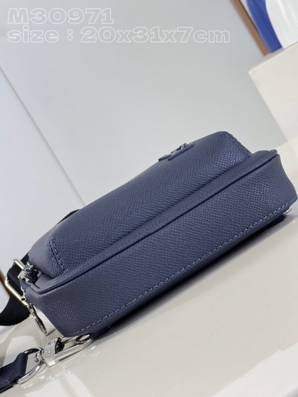 Louis Vuitton Avenue NM Slingbag