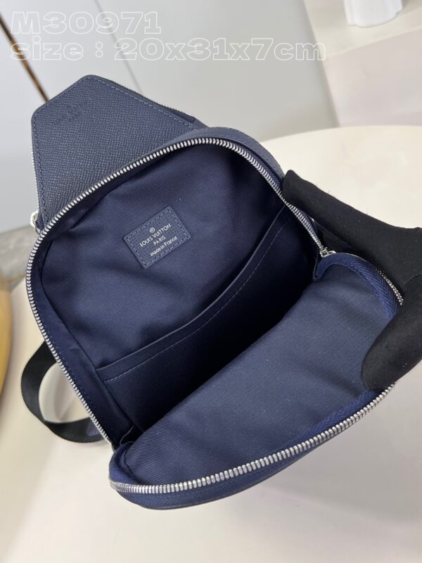 Louis Vuitton Avenue NM Slingbag
