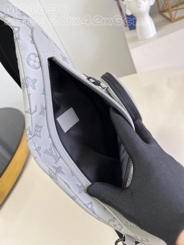 Louis Vuitton Duo Slingbag