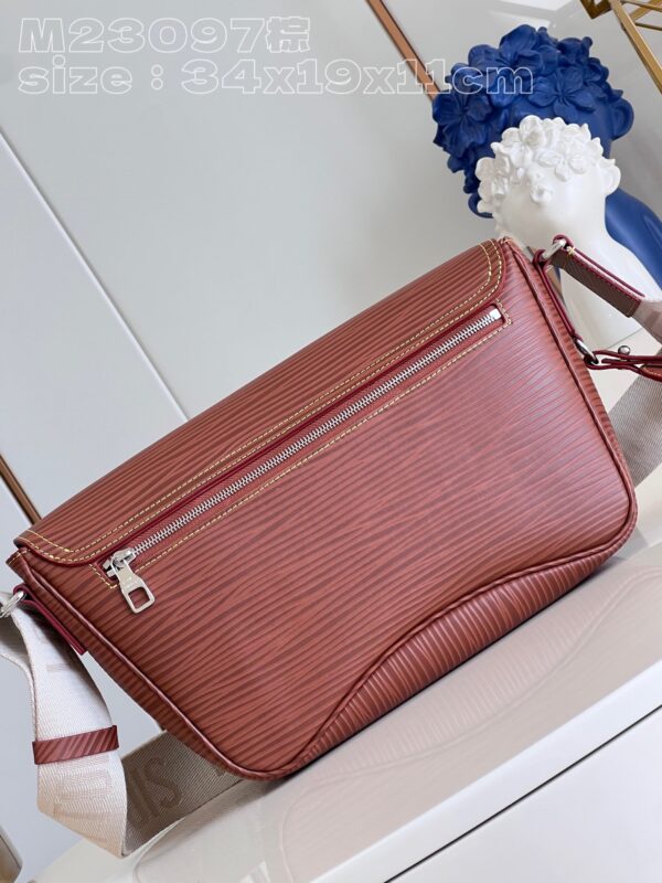 Louis Vuitton Montsouris Messenger